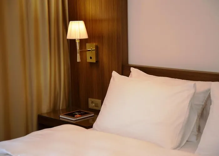 Tn&co Exclusive Cip And Primeclass (adults Only) 호텔 3*